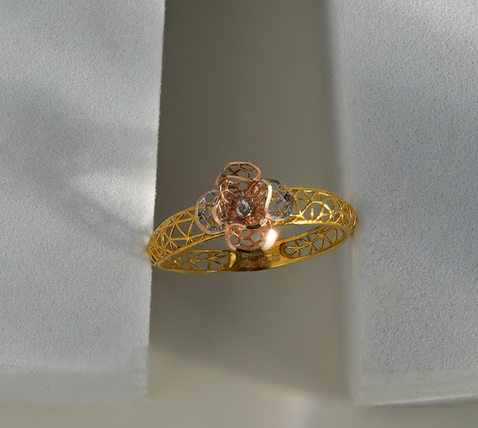 18K Solid Gold Floral Lattice Diamond Ring
