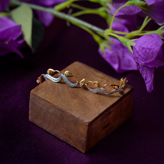 Serpentine Glow Natural Diamond Link 22k Gold Bracelet