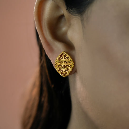 22k Yellow Gold Floral Teardrop Gold Stud Earrings