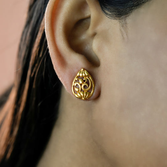 22k Yellow Gold Leaf Motif Openwork Gold Stud Earrings