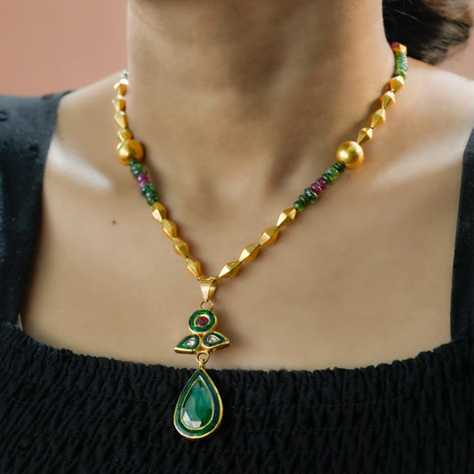 22k Gold WITH Emerald Grace Traditional Necklace Set