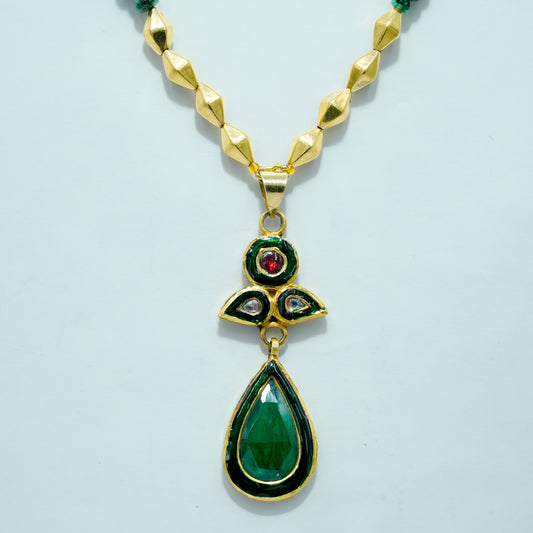 22k Gold WITH Emerald Grace Traditional Necklace Set