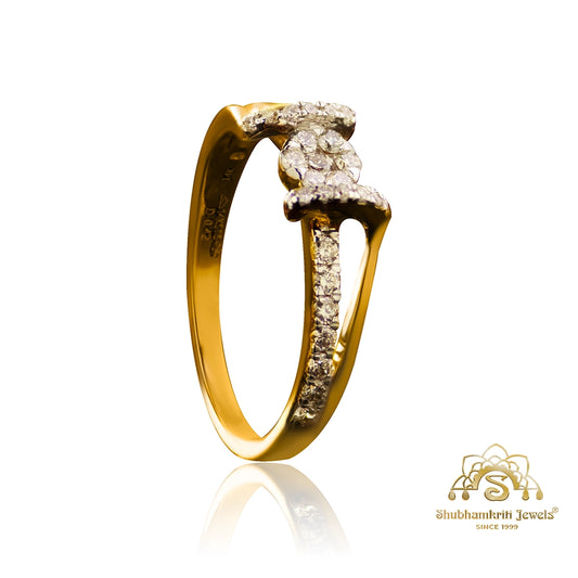 Yellow gold elevated diamond ring