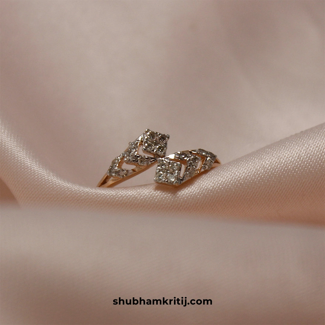 Modern vine pattern diamond ring