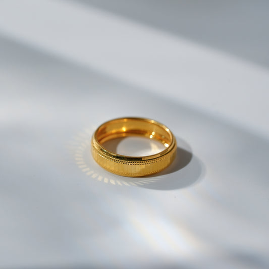Regal Edge 22K Gold Band Ring