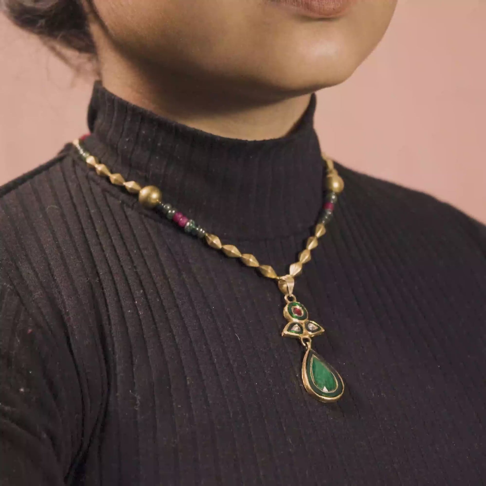 22k Gold WITH Emerald Grace Traditional Necklace Set