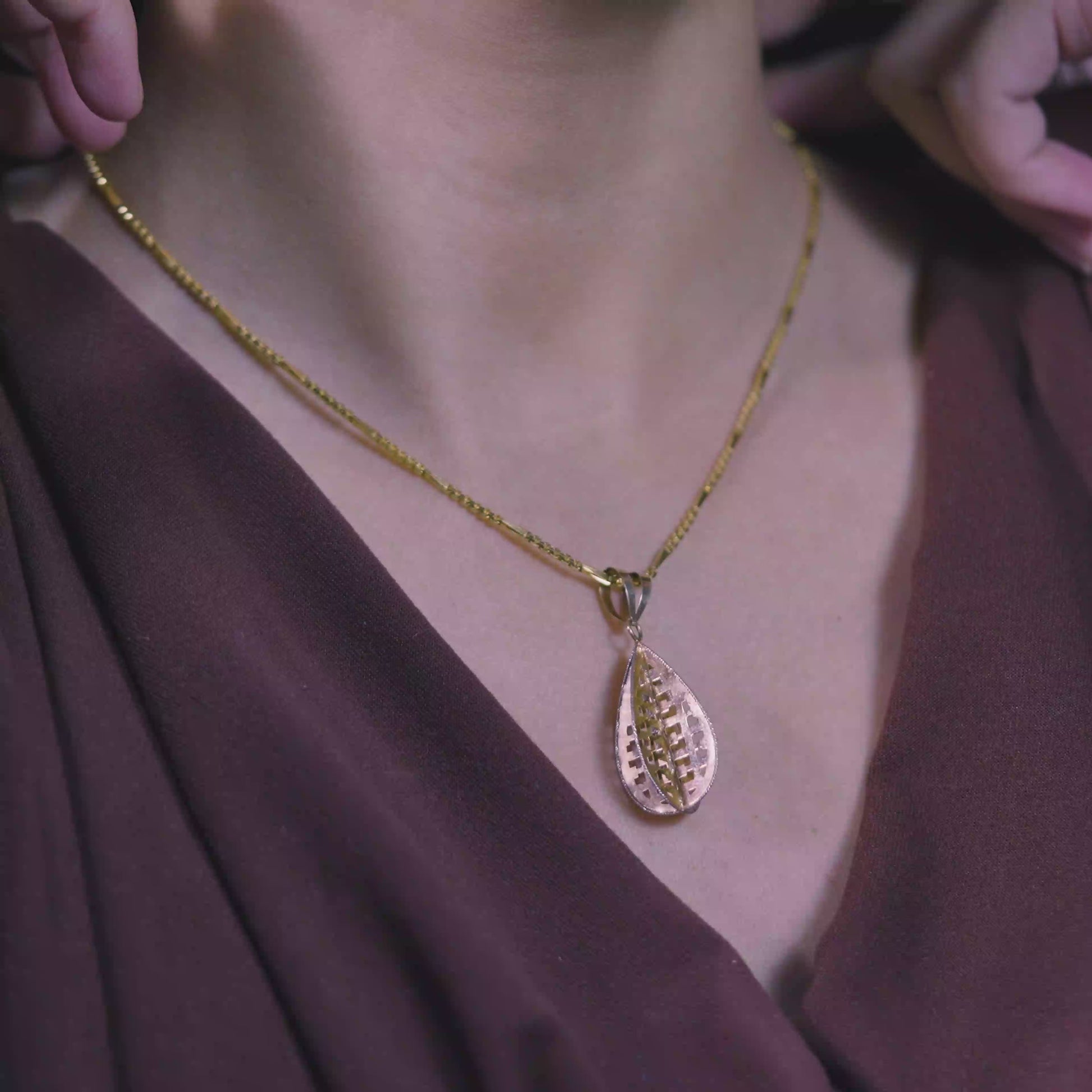 18K Solid Gold Teardrop Cutwork Pendant Necklace