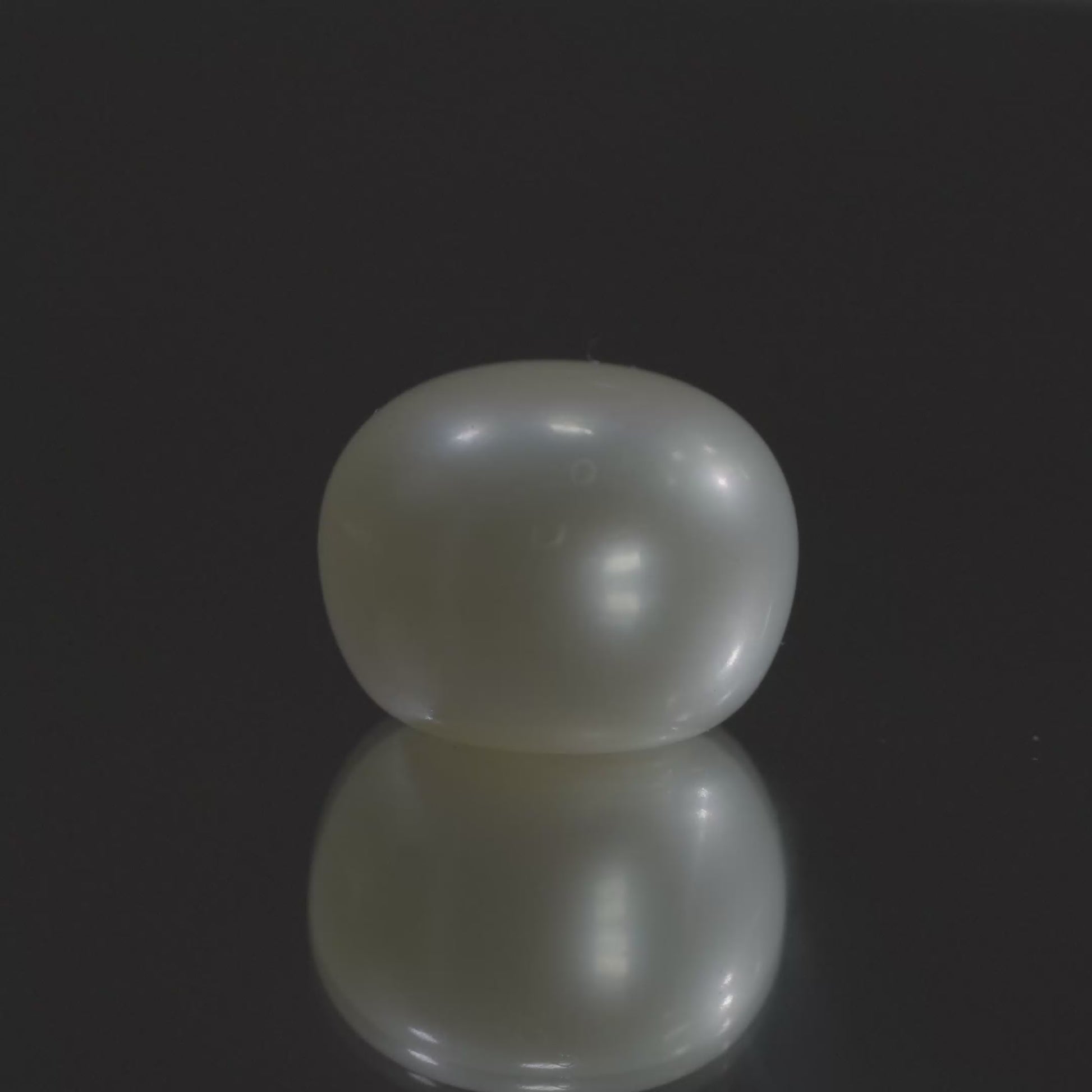 9.21 C Natural Round Milky Pearl 10.11 Ratti Moti