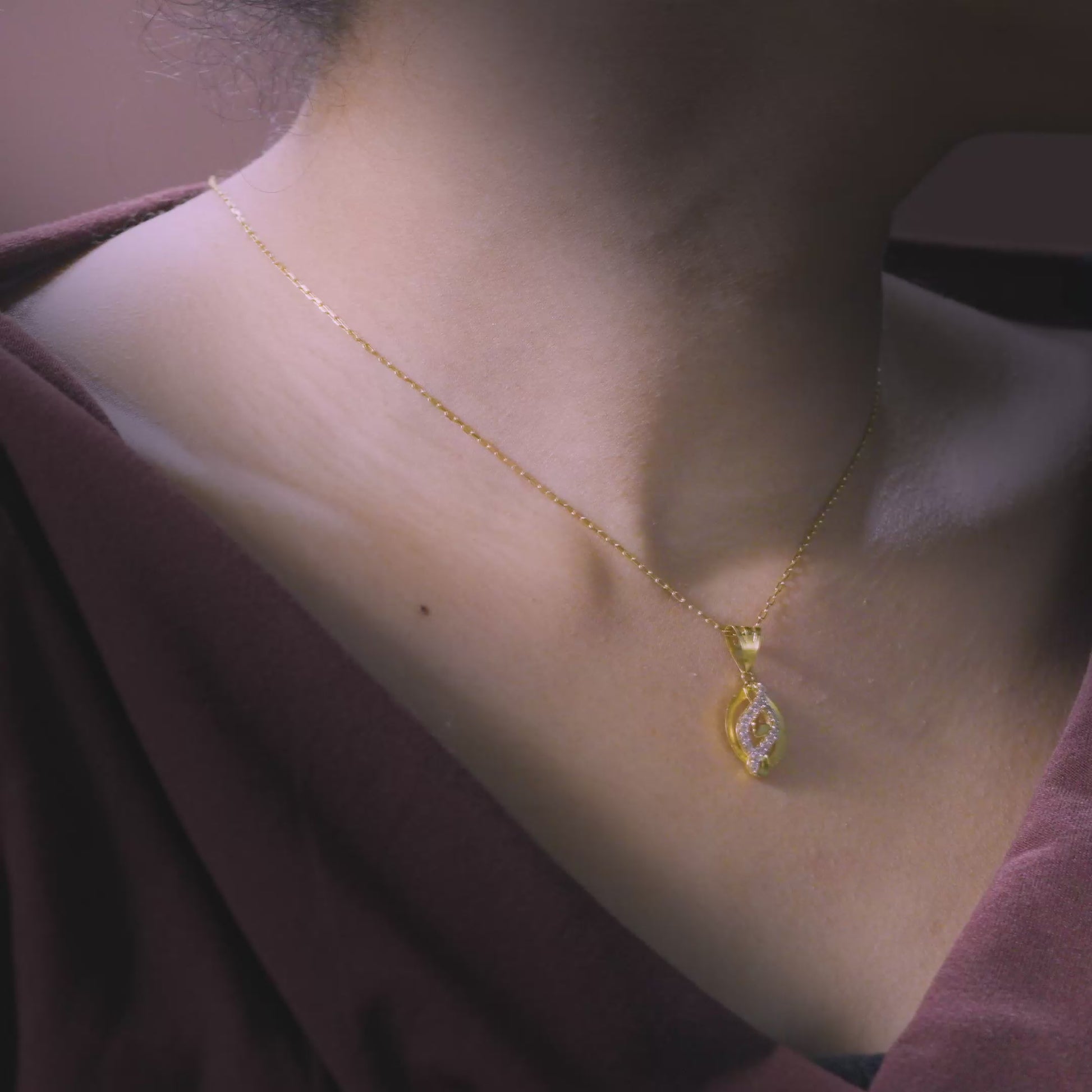 18k Yellow Gold Elegant Loop Design Pendant with Stud Earrings