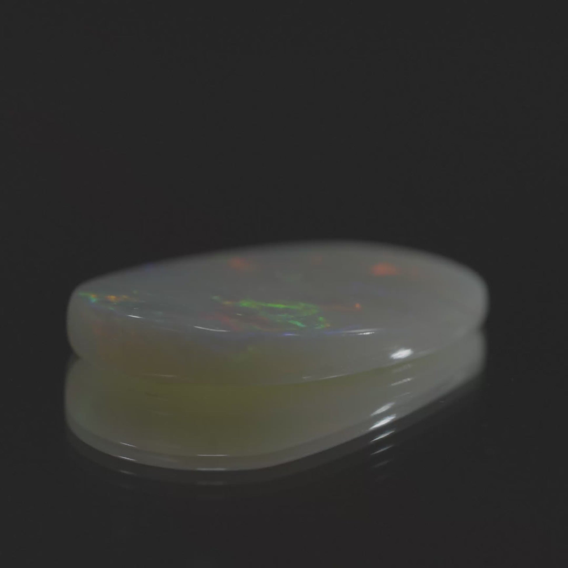 Natural 4 C Opal White Oval 4.38 Ratti Doodhiya Patthar